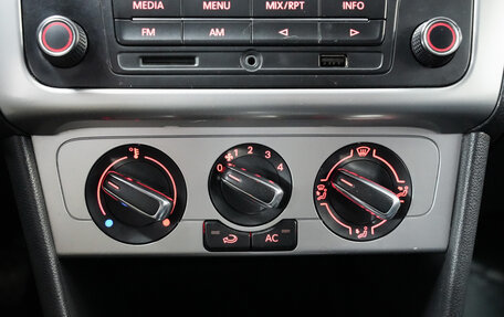 Volkswagen Polo VI (EU Market), 2013 год, 747 000 рублей, 16 фотография