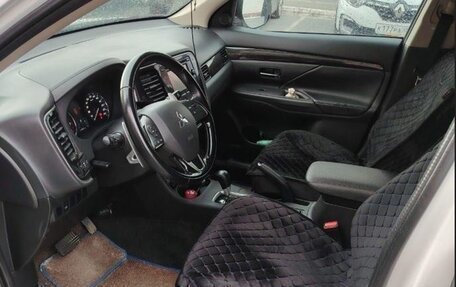 Mitsubishi Outlander III рестайлинг 3, 2016 год, 2 000 000 рублей, 1 фотография
