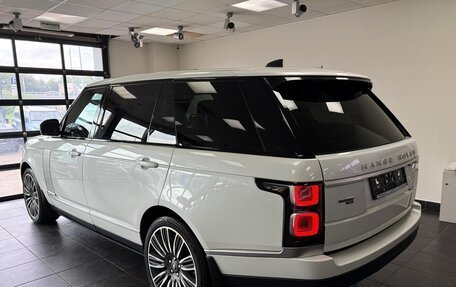 Land Rover Range Rover IV рестайлинг, 2021 год, 10 950 000 рублей, 2 фотография