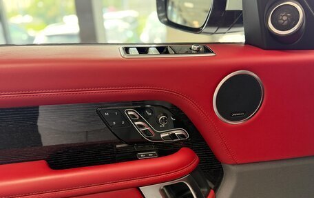 Land Rover Range Rover IV рестайлинг, 2021 год, 10 950 000 рублей, 18 фотография