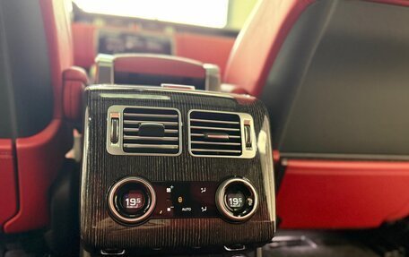 Land Rover Range Rover IV рестайлинг, 2021 год, 10 950 000 рублей, 30 фотография