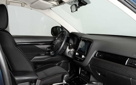 Mitsubishi Outlander III рестайлинг 3, 2021 год, 2 863 100 рублей, 4 фотография