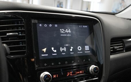 Mitsubishi Outlander III рестайлинг 3, 2021 год, 2 863 100 рублей, 7 фотография