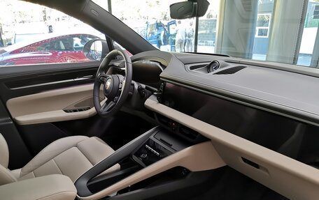 Porsche Macan, 2025 год, 14 990 000 рублей, 18 фотография