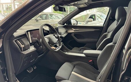 Skoda Kodiaq, 2025 год, 5 700 000 рублей, 13 фотография