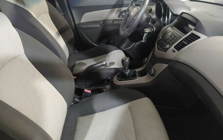 Chevrolet Cruze II, 2011 год, 569 000 рублей, 13 фотография