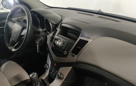 Chevrolet Cruze II, 2011 год, 569 000 рублей, 11 фотография