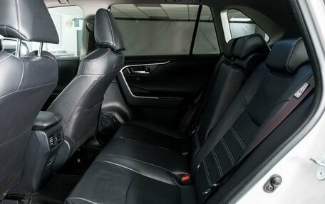 Toyota RAV4, 2020 год, 2 950 000 рублей, 9 фотография