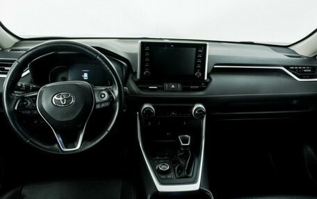 Toyota RAV4, 2020 год, 2 950 000 рублей, 7 фотография