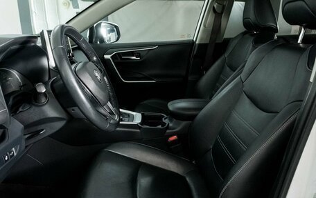 Toyota RAV4, 2020 год, 2 950 000 рублей, 6 фотография