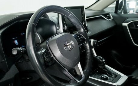 Toyota RAV4, 2020 год, 2 950 000 рублей, 5 фотография