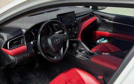 Toyota Camry, 2021 год, 2 650 000 рублей, 7 фотография