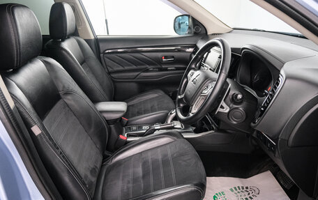 Mitsubishi Outlander III рестайлинг 3, 2016 год, 2 539 000 рублей, 7 фотография