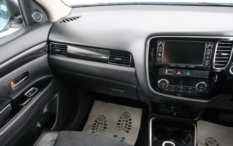 Mitsubishi Outlander III рестайлинг 3, 2016 год, 2 539 000 рублей, 11 фотография