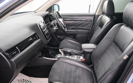 Mitsubishi Outlander III рестайлинг 3, 2016 год, 2 539 000 рублей, 13 фотография