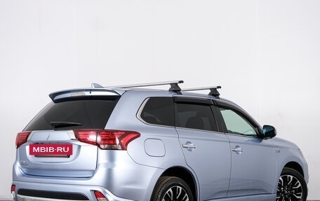 Mitsubishi Outlander III рестайлинг 3, 2016 год, 2 539 000 рублей, 6 фотография