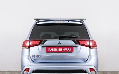 Mitsubishi Outlander III рестайлинг 3, 2016 год, 2 539 000 рублей, 5 фотография