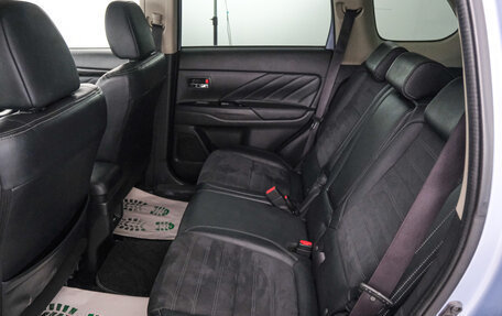 Mitsubishi Outlander III рестайлинг 3, 2016 год, 2 539 000 рублей, 25 фотография