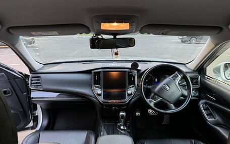 Toyota Crown, 2015 год, 2 470 000 рублей, 15 фотография