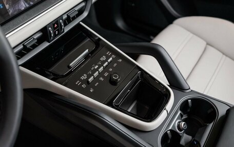 Porsche Cayenne III, 2025 год, 18 900 000 рублей, 18 фотография