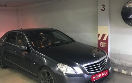 Mercedes-Benz E-Класс, 2011 год, 1 630 000 рублей, 4 фотография