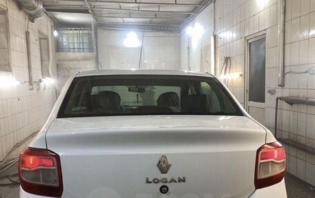 Renault Logan II, 2016 год, 375 000 рублей, 2 фотография
