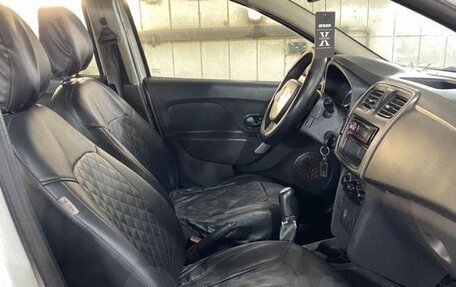 Renault Logan II, 2016 год, 375 000 рублей, 4 фотография