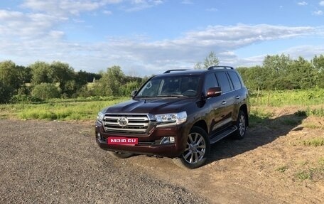 Toyota Land Cruiser 200, 2016 год, 7 500 000 рублей, 1 фотография