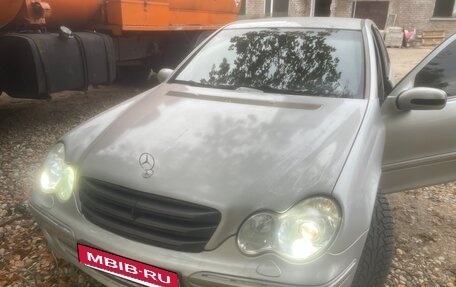 Mercedes-Benz C-Класс, 2004 год, 550 000 рублей, 5 фотография