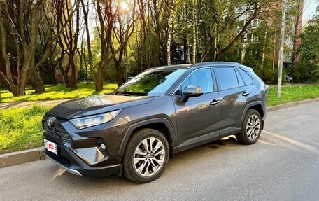 Toyota RAV4, 2020 год, 3 400 000 рублей, 3 фотография