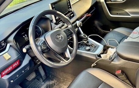 Toyota RAV4, 2020 год, 3 400 000 рублей, 5 фотография