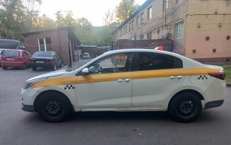 KIA Rio IV, 2018 год, 620 000 рублей, 2 фотография