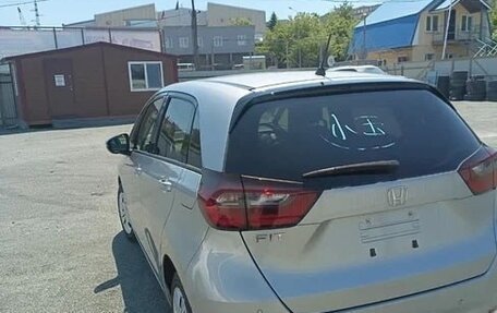 Honda Fit, 2021 год, 1 550 000 рублей, 2 фотография