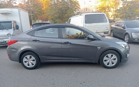 Hyundai Solaris II рестайлинг, 2016 год, 800 000 рублей, 2 фотография
