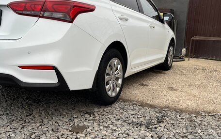 Hyundai Solaris II рестайлинг, 2017 год, 1 200 000 рублей, 2 фотография