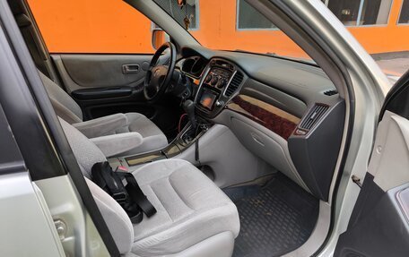 Toyota Highlander III, 2003 год, 750 000 рублей, 16 фотография
