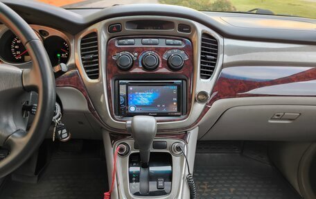 Toyota Highlander III, 2003 год, 750 000 рублей, 19 фотография