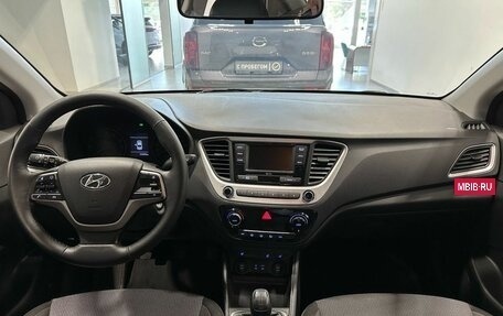 Hyundai Solaris II рестайлинг, 2017 год, 949 900 рублей, 5 фотография