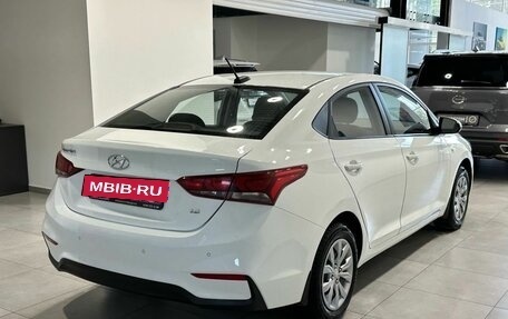 Hyundai Solaris II рестайлинг, 2017 год, 949 900 рублей, 3 фотография