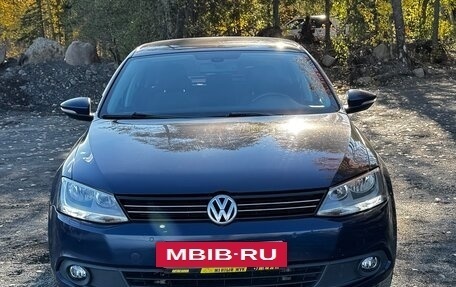 Volkswagen Jetta VI, 2012 год, 835 000 рублей, 3 фотография