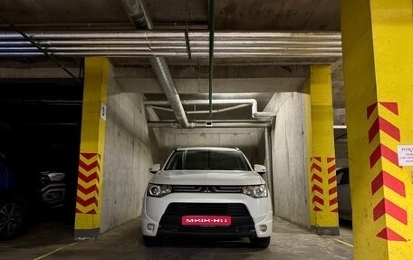Mitsubishi Outlander III рестайлинг 3, 2013 год, 1 830 000 рублей, 1 фотография