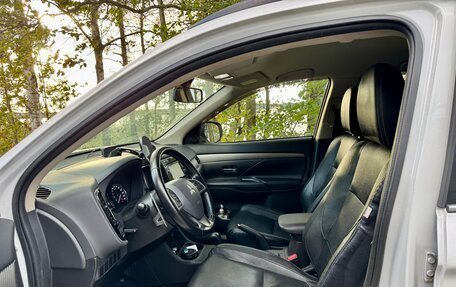 Mitsubishi Outlander III рестайлинг 3, 2013 год, 1 830 000 рублей, 7 фотография