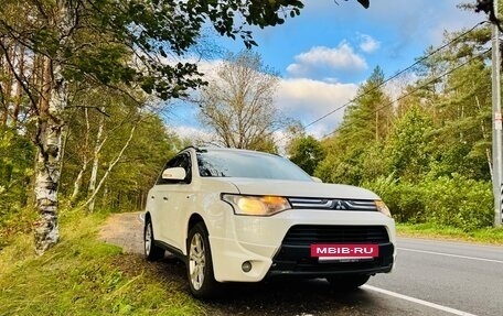 Mitsubishi Outlander III рестайлинг 3, 2013 год, 1 830 000 рублей, 6 фотография