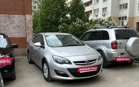 Opel Astra J, 2014 год, 850 000 рублей, 2 фотография