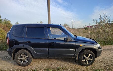 Chevrolet Niva I рестайлинг, 2010 год, 375 000 рублей, 4 фотография