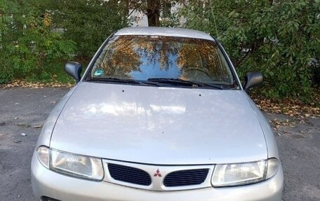Mitsubishi Carisma I, 1998 год, 215 000 рублей, 2 фотография
