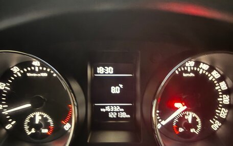 Skoda Yeti I рестайлинг, 2015 год, 1 100 000 рублей, 6 фотография