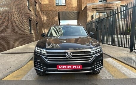 Volkswagen Touareg III, 2020 год, 5 500 000 рублей, 2 фотография