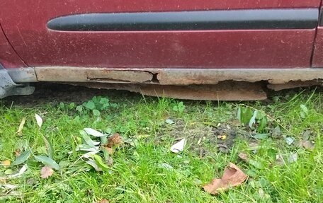 Nissan Almera, 2001 год, 99 000 рублей, 3 фотография