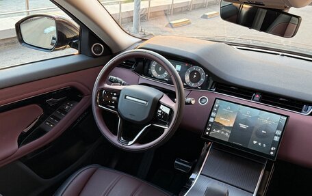 Land Rover Range Rover Evoque II, 2024 год, 6 790 000 рублей, 15 фотография